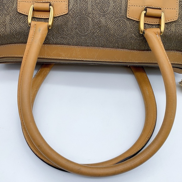 GUCCI Vintage Canvas GUCCI Logo Handbag in Tan - Picture 10 of 16